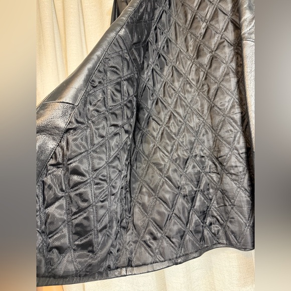 Phase Two size L Men's Black Leather Jacket - Picture 3 of 13